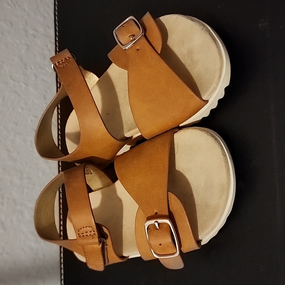 Like New Cat & Jack Sandals